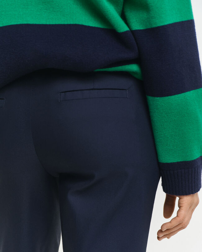 Slim fit ‑mitoitetut housut