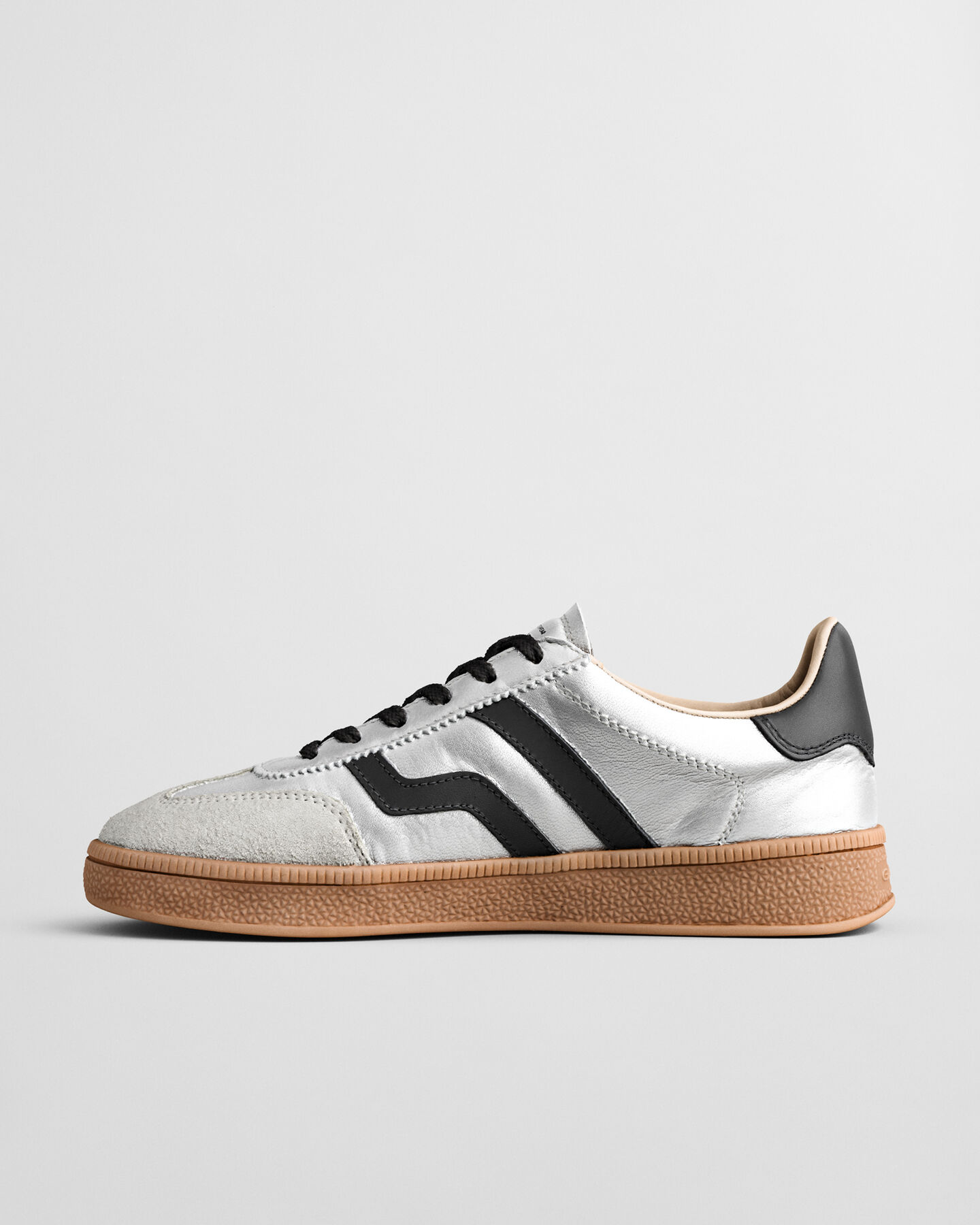 Metallinhohtoiset Cuzima-nahkatennarit