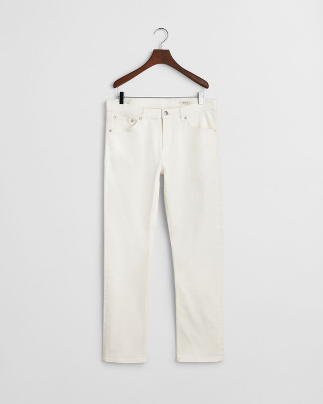 Regular fit ‑mitoitetut valkoiset farkut