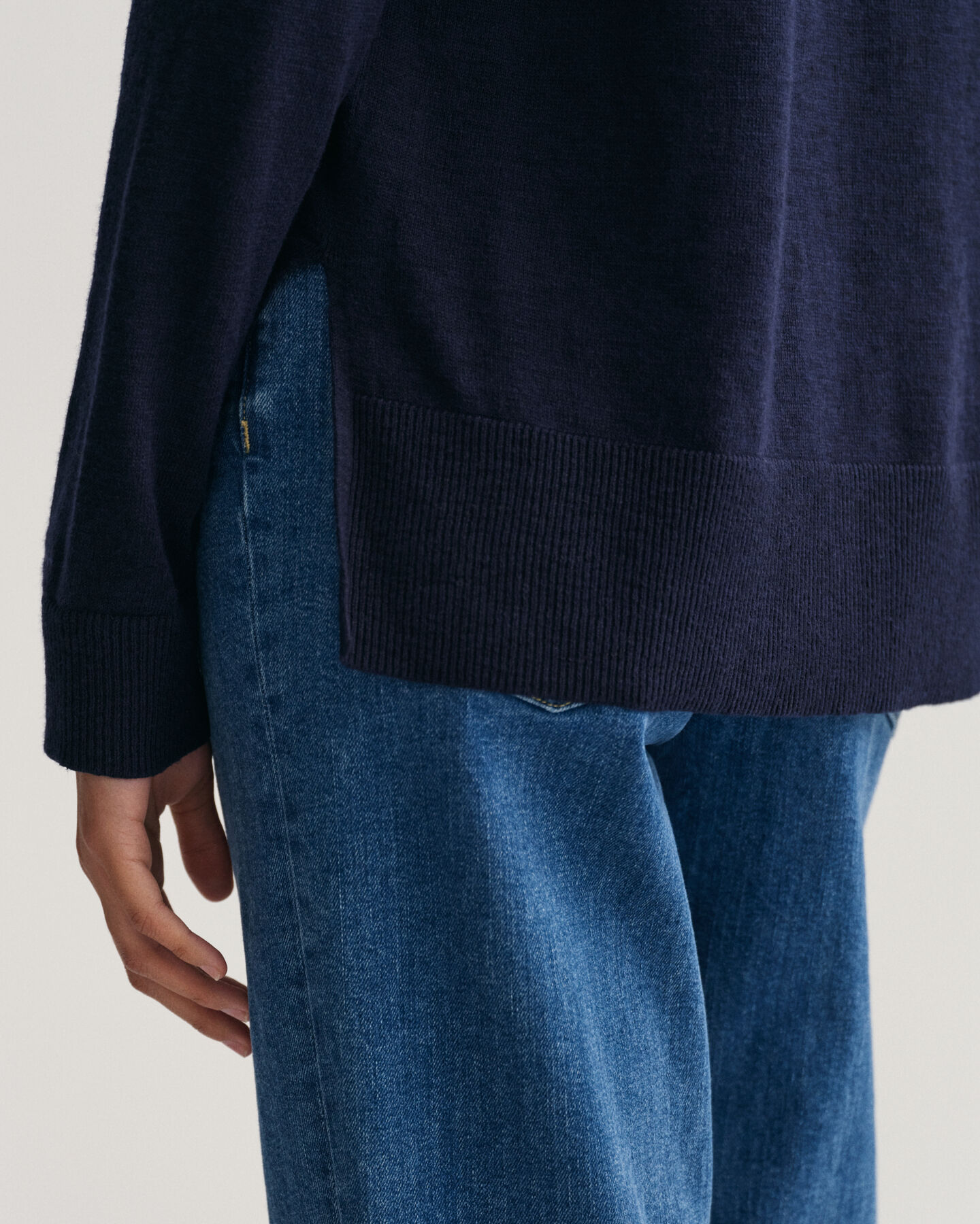 V-neulepusero pellavasekoitteesta