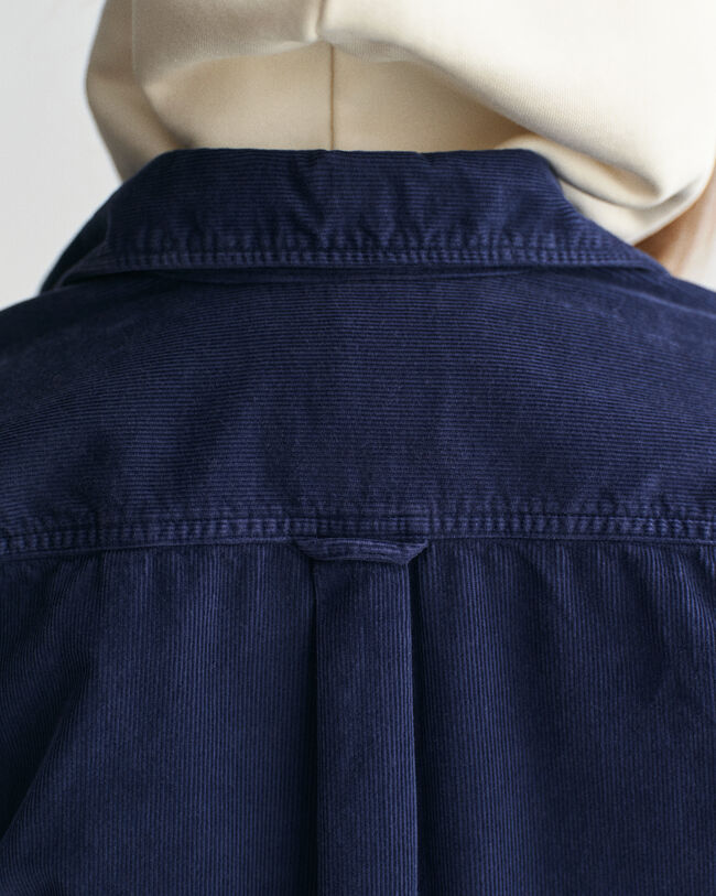 Regular fit ‑mitoitettu vakosamettipaita