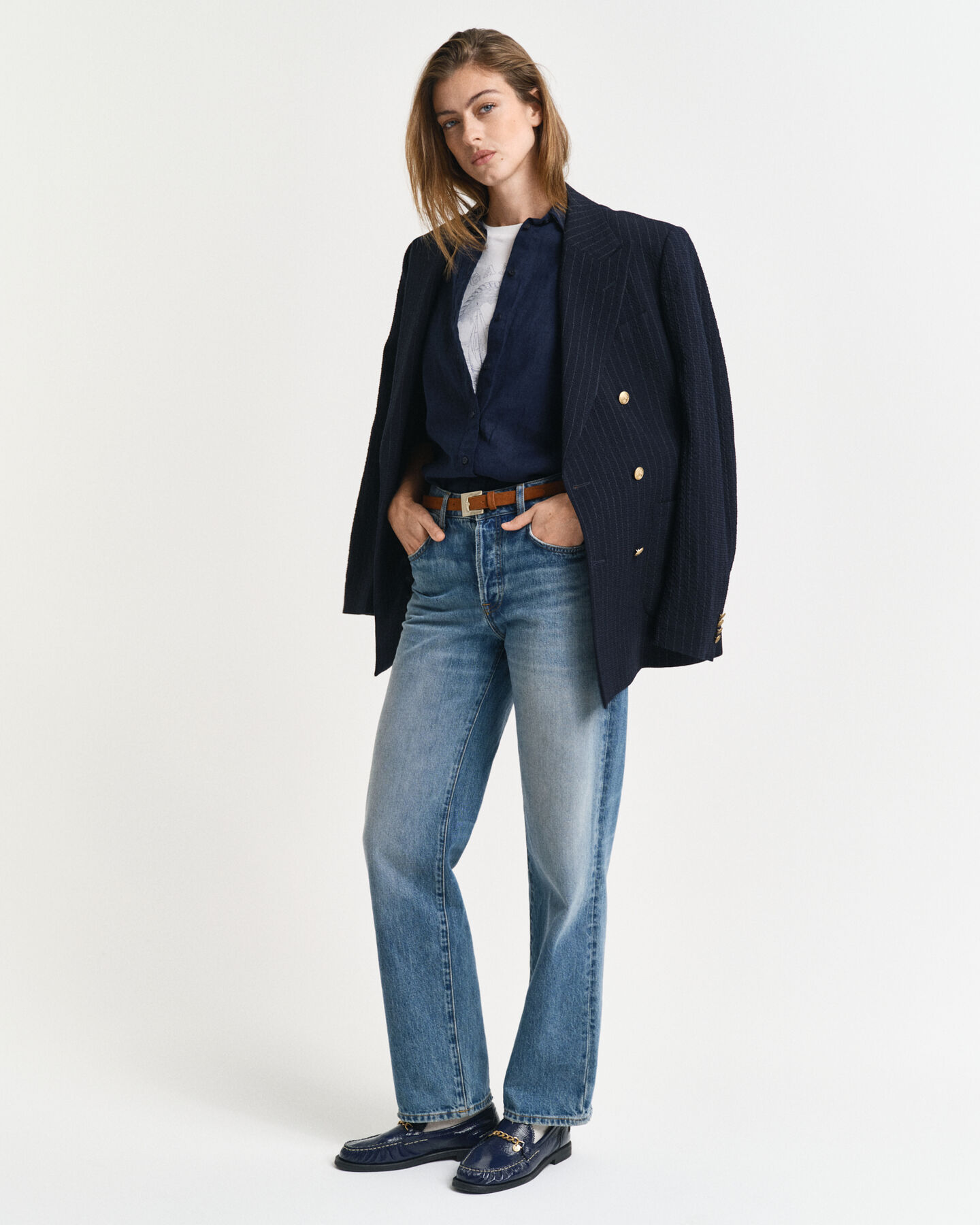 Regular fit ‑mitoitettu pellavapaita