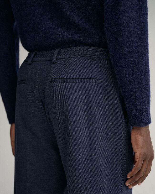 Jerseykankaiset puvunhousut