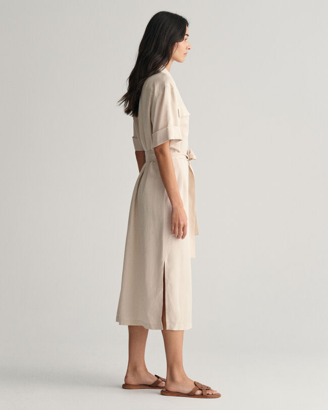 Lyhythihainen taskullinen paitamekko