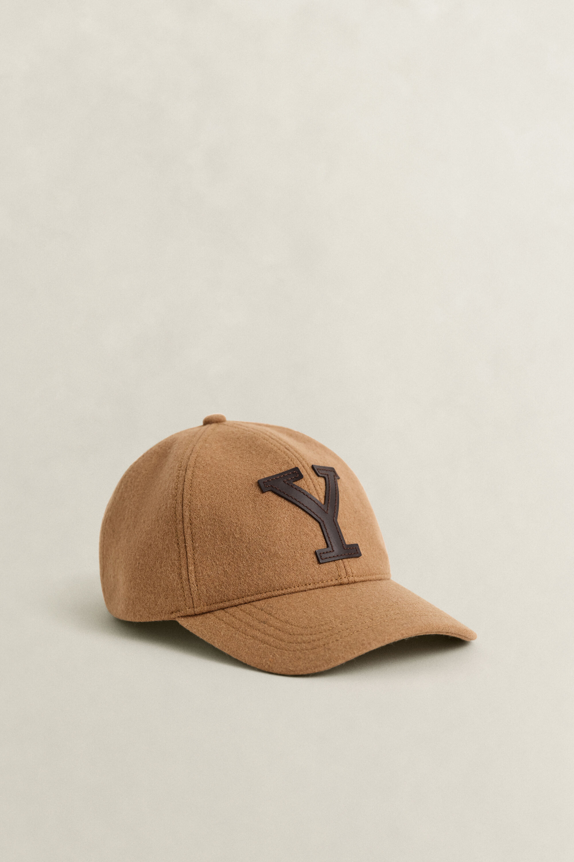 Gant x Yale-melton-lippalakki