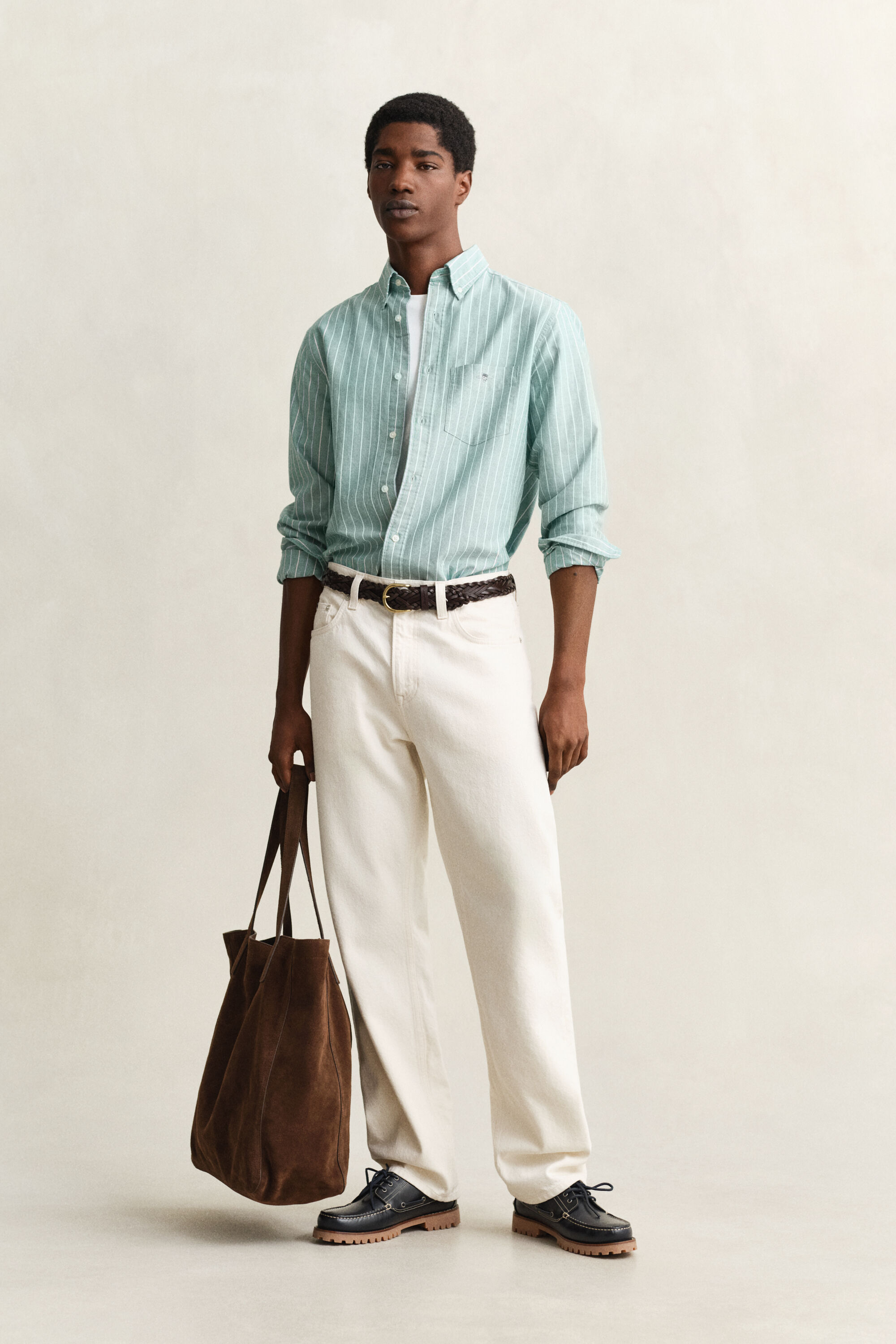 Klassinen raidallinen oxford-paita