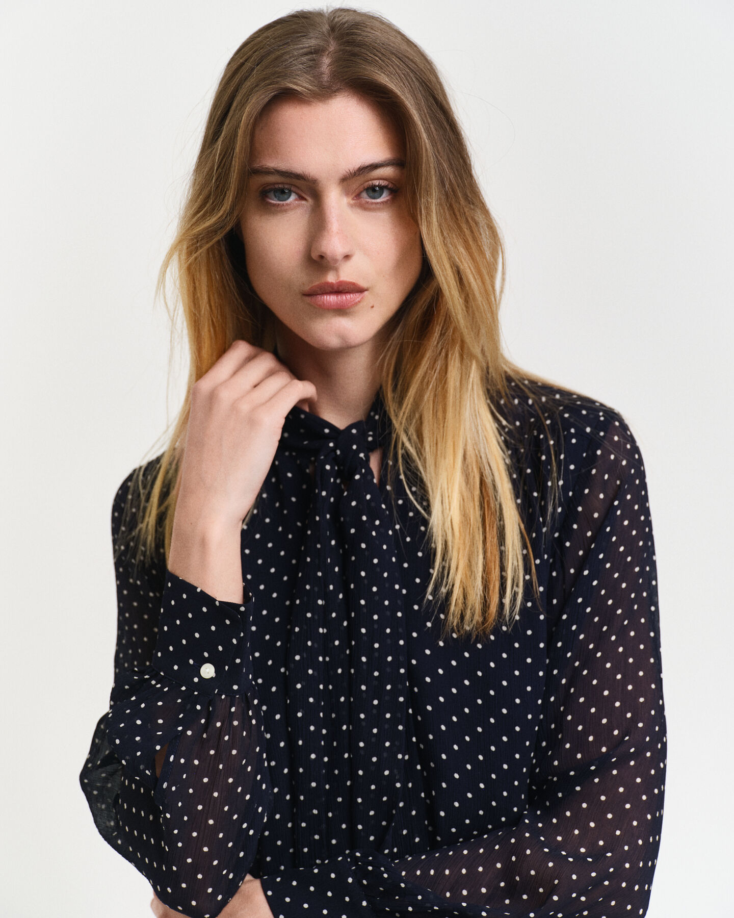 Pilkullinen rusettimekko