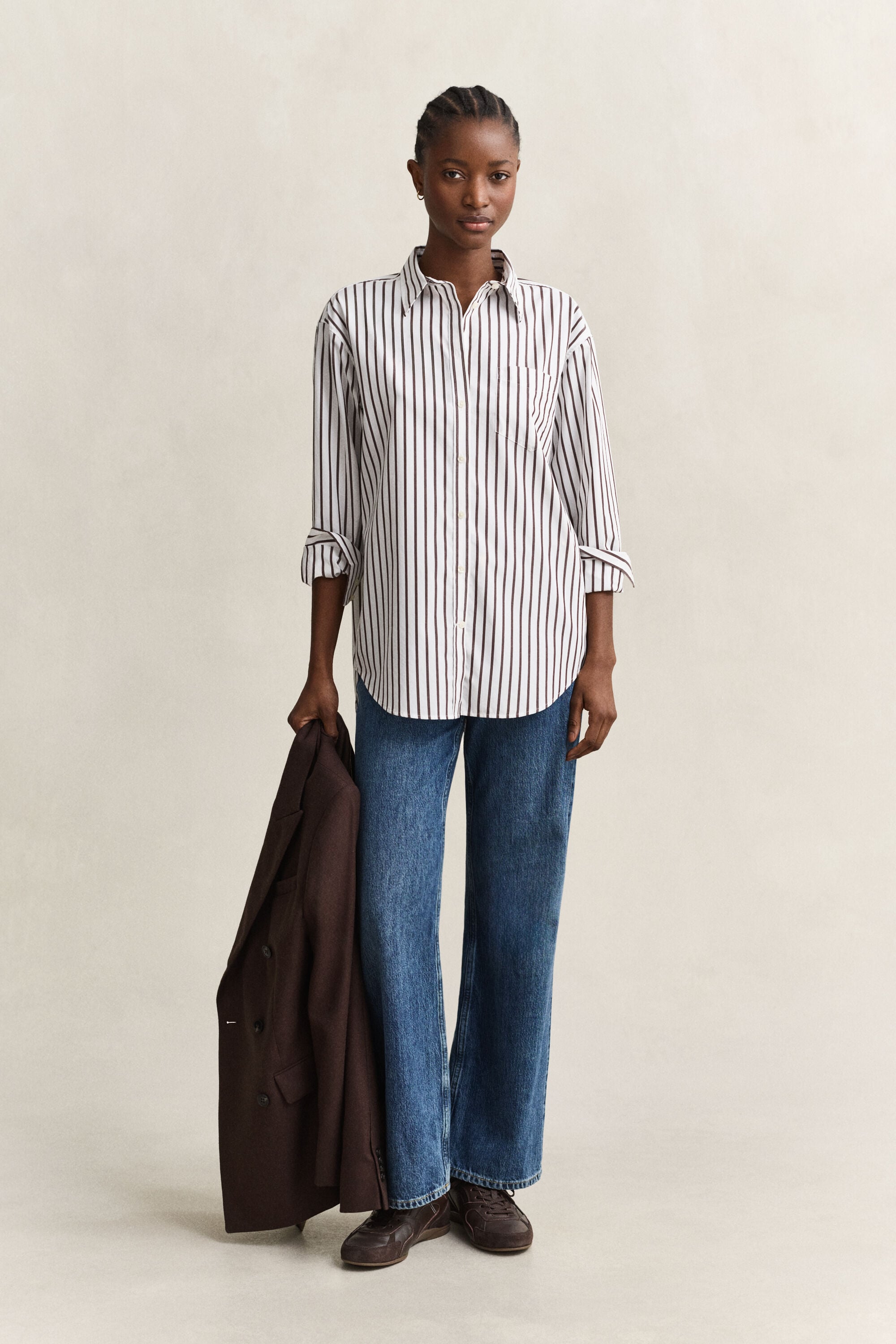 Relaxed fit ‑mitoitettu klassinen popliiniraitapaita