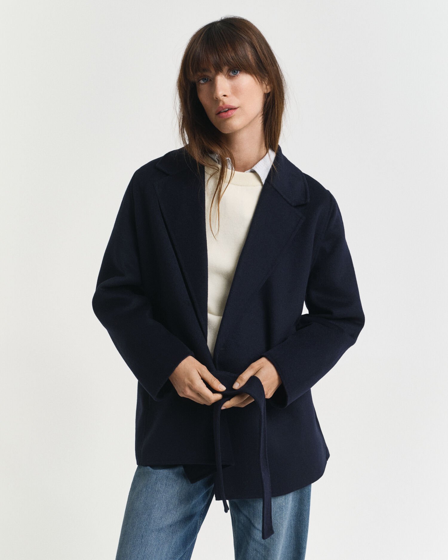 Käsin tikattu takki ja vyö