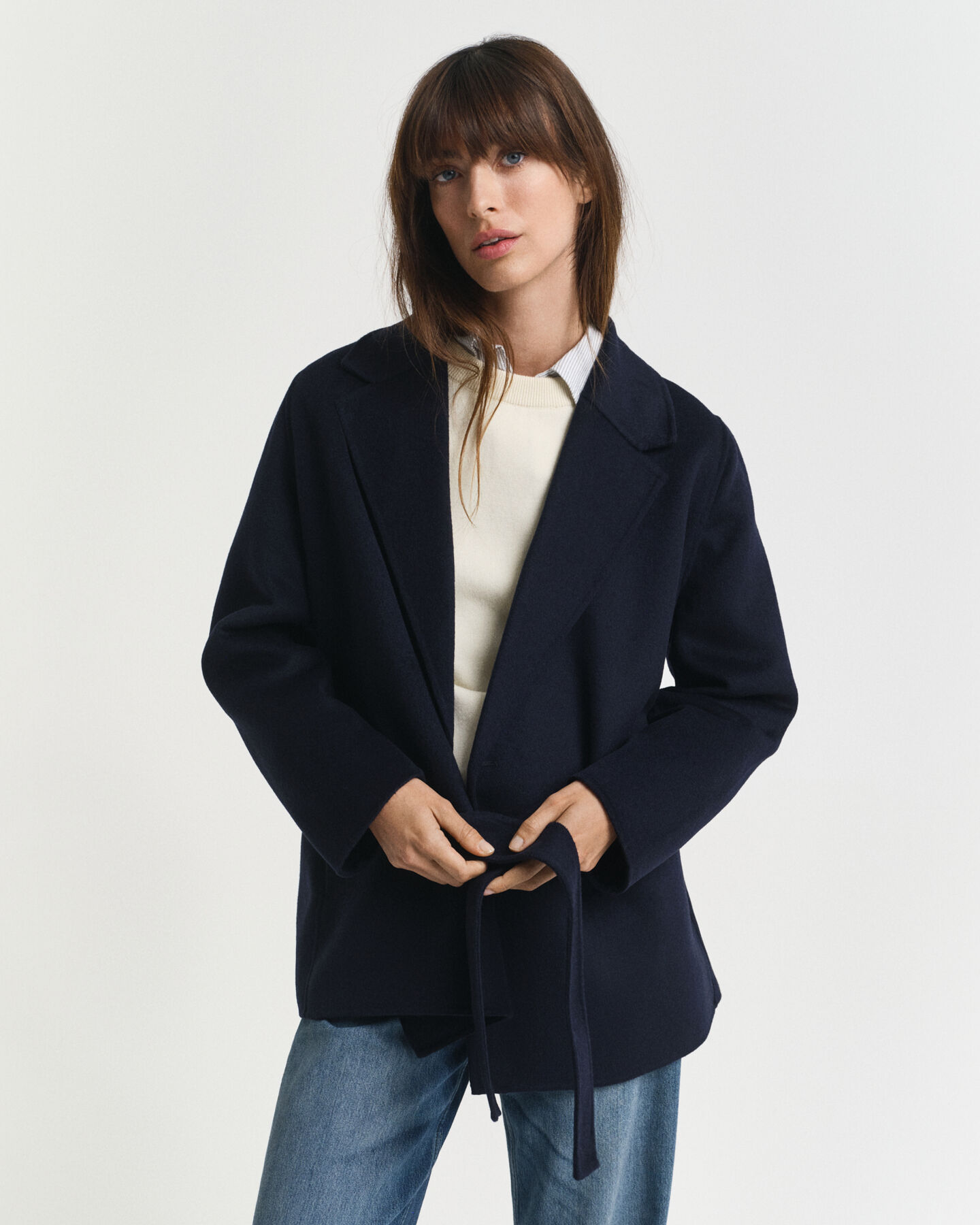 Käsin tikattu takki ja vyö