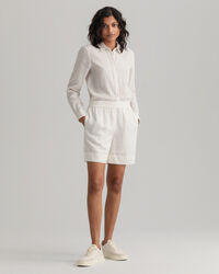 Huolettomat shortsit pellavasta ja viskoosista