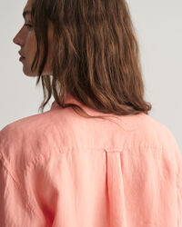 Relaxed&nbsp;fit ‑mitoitettu pellavapaita