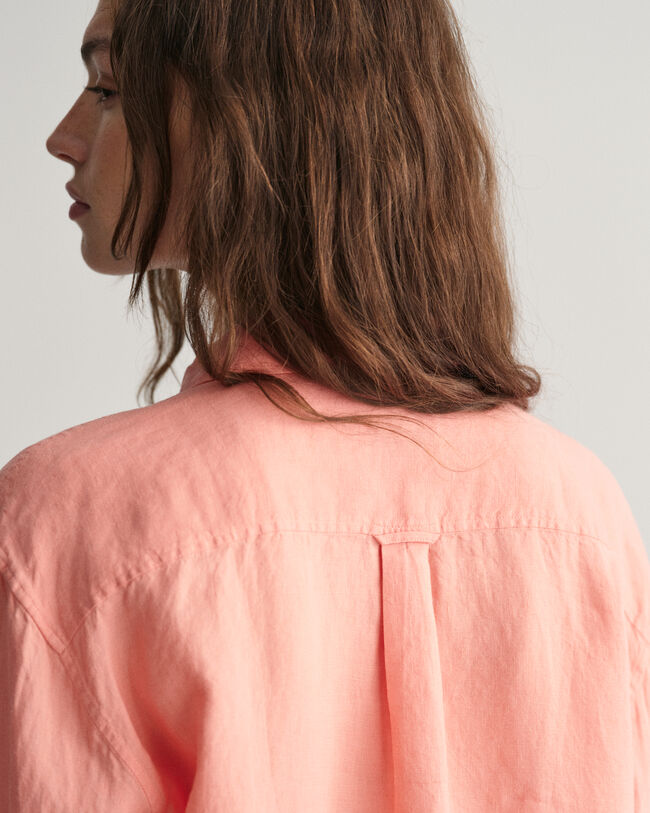 Relaxed&nbsp;fit ‑mitoitettu pellavapaita