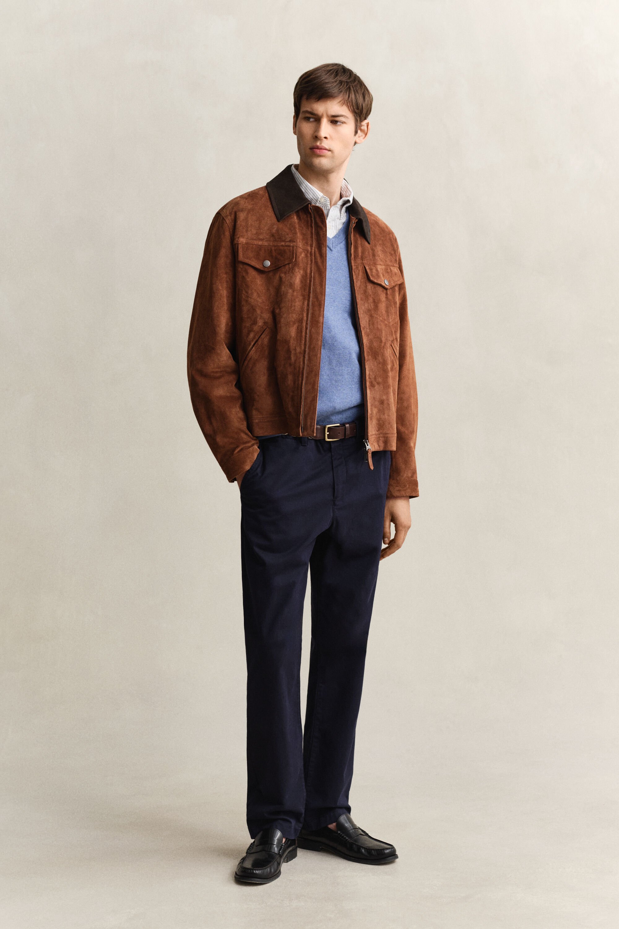 Klassinen puuvillaneulepusero, v-pääntie