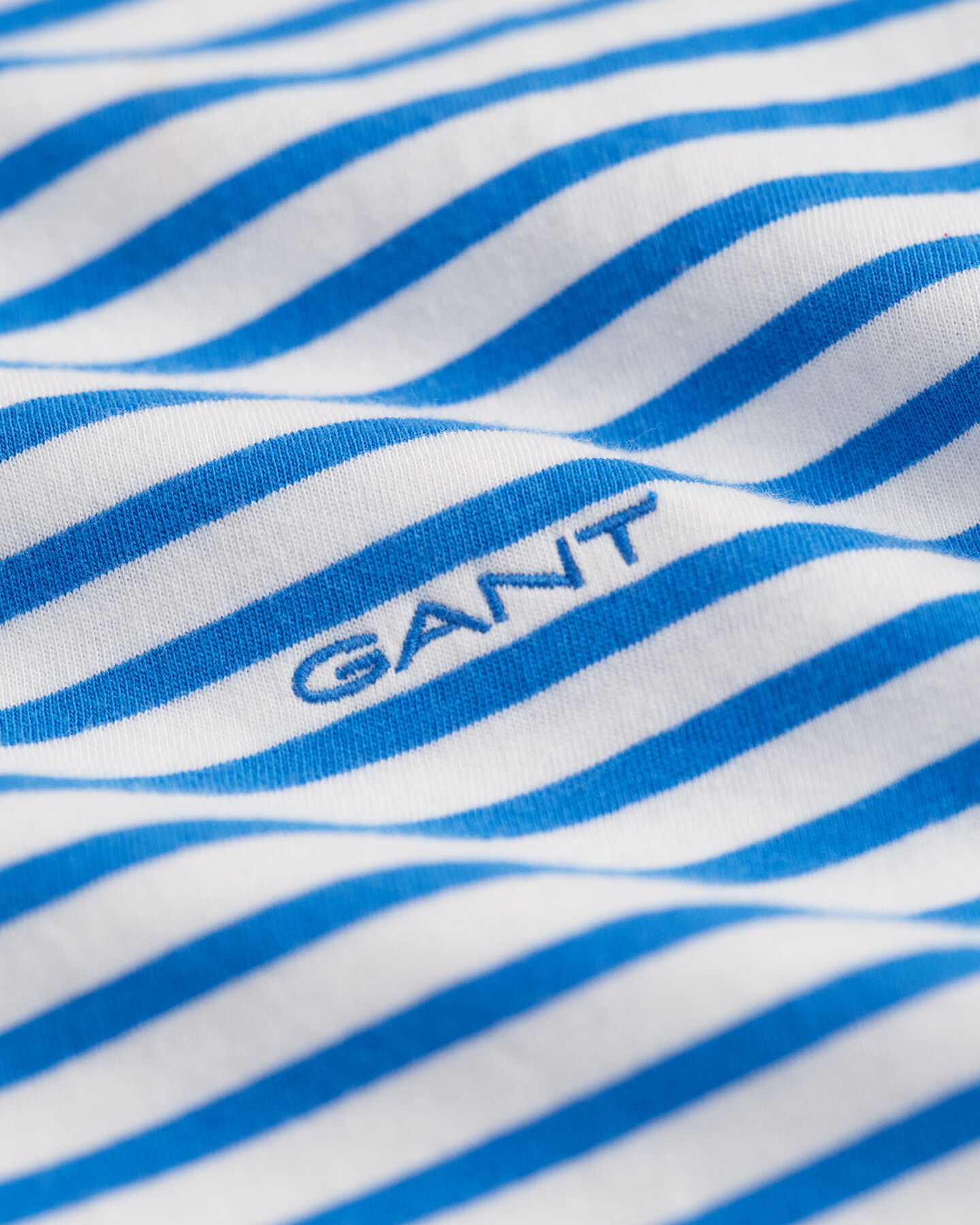 Raidallinen t‑paita