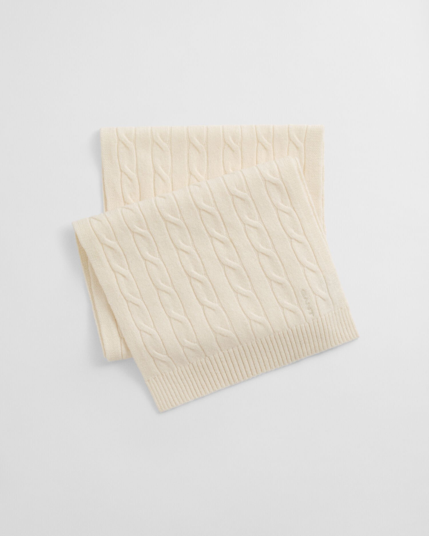 Palmikkoneulottu villahuivi