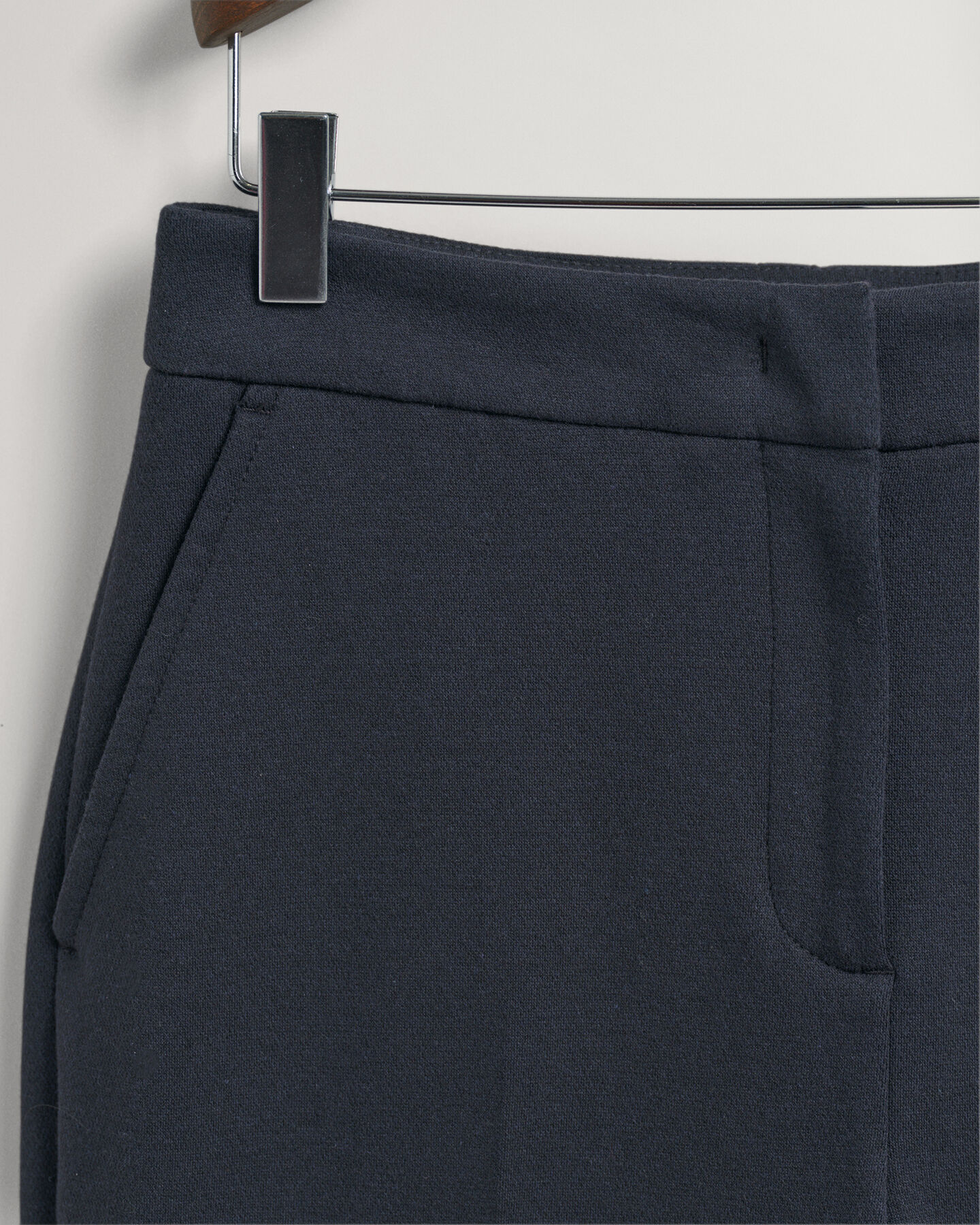 Jerseykankaiset sikarihousut