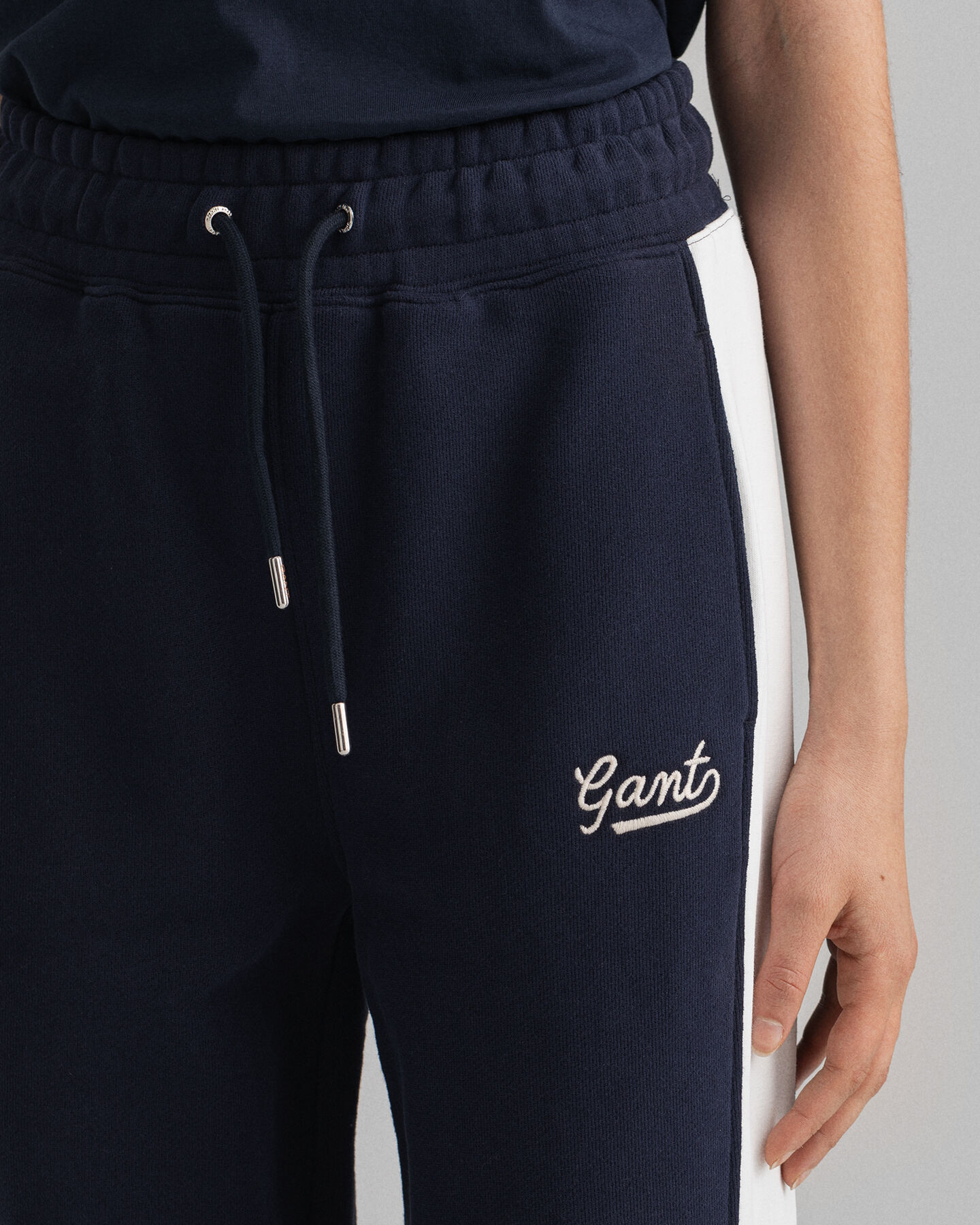 Moniväriset collegehousut