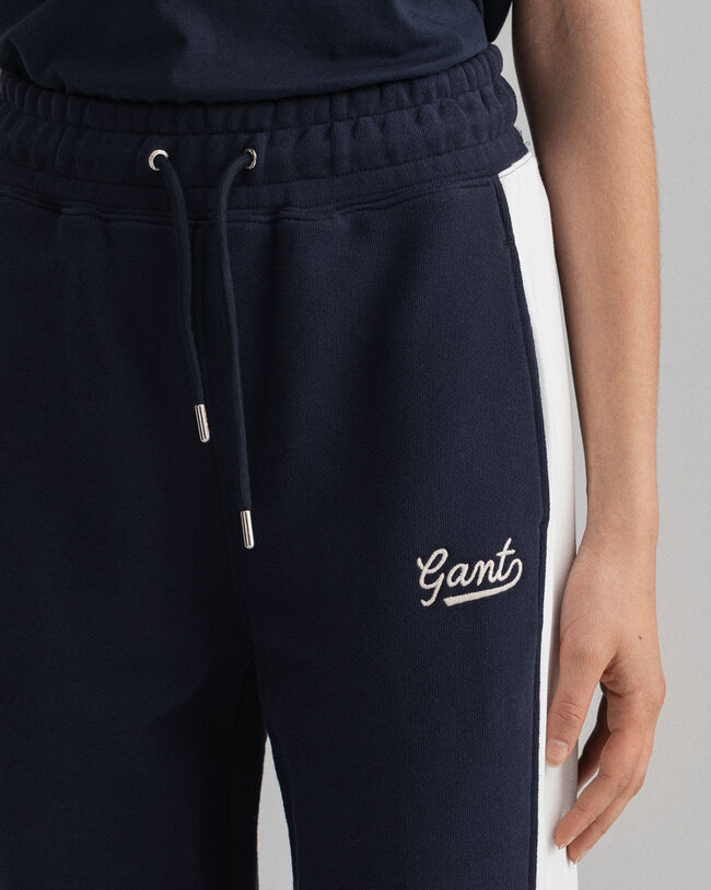 Moniväriset collegehousut