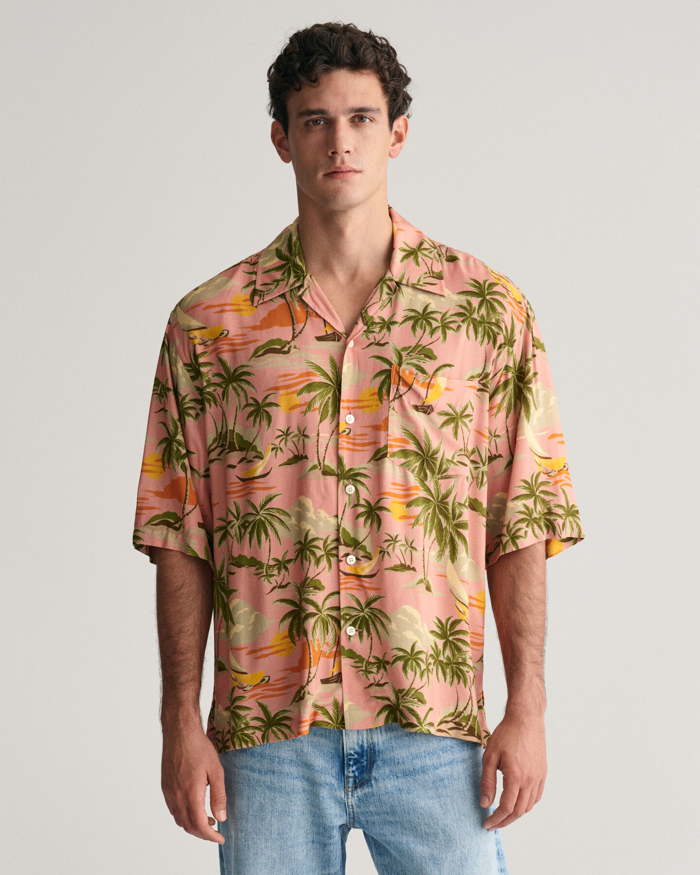 Relaxed fit ‑mitoitettu lyhythihainen Hawaiian Print -paita