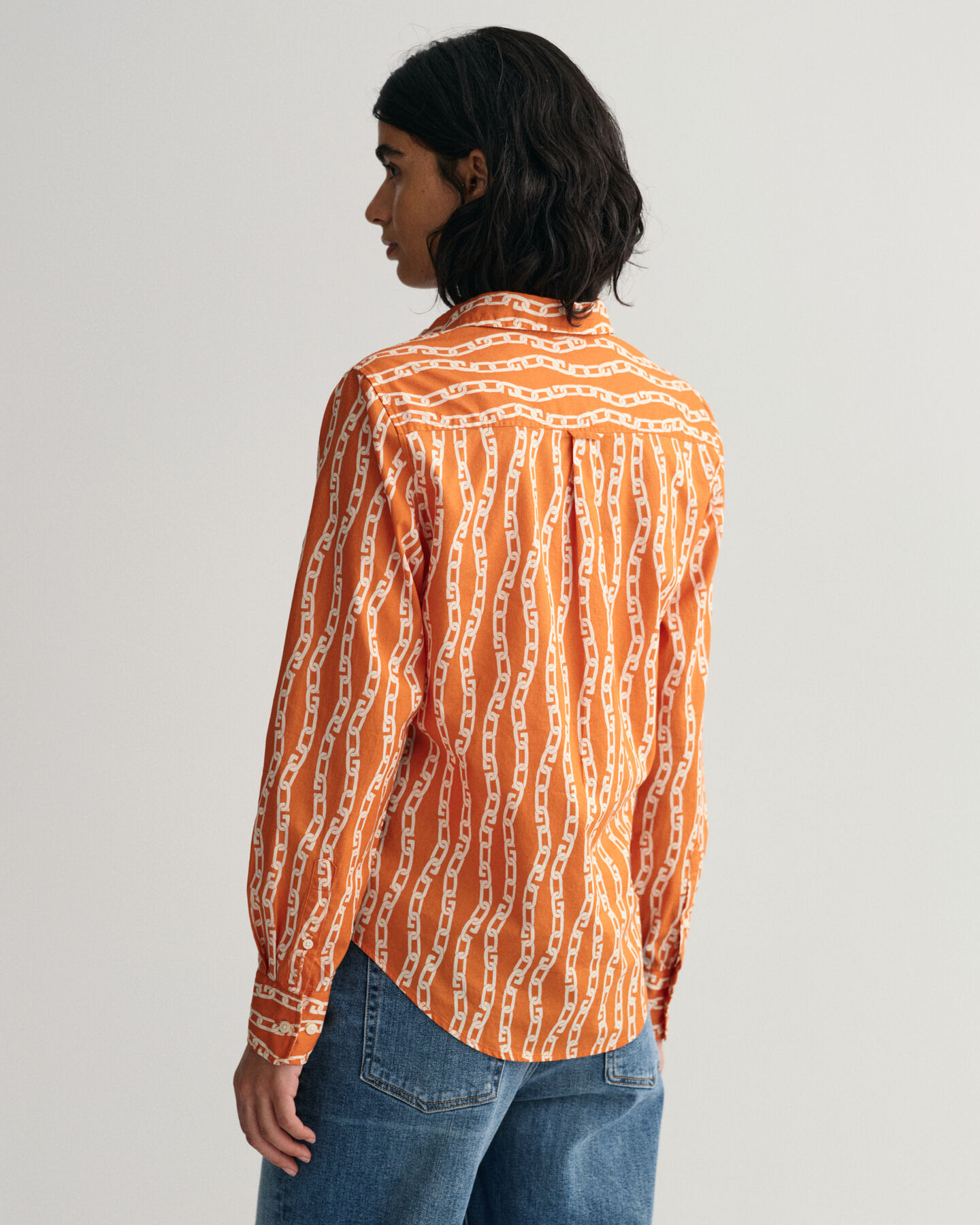 Regular&nbsp;fit ‑mitoitettu Chain-printtipaita puuvillavoileeta