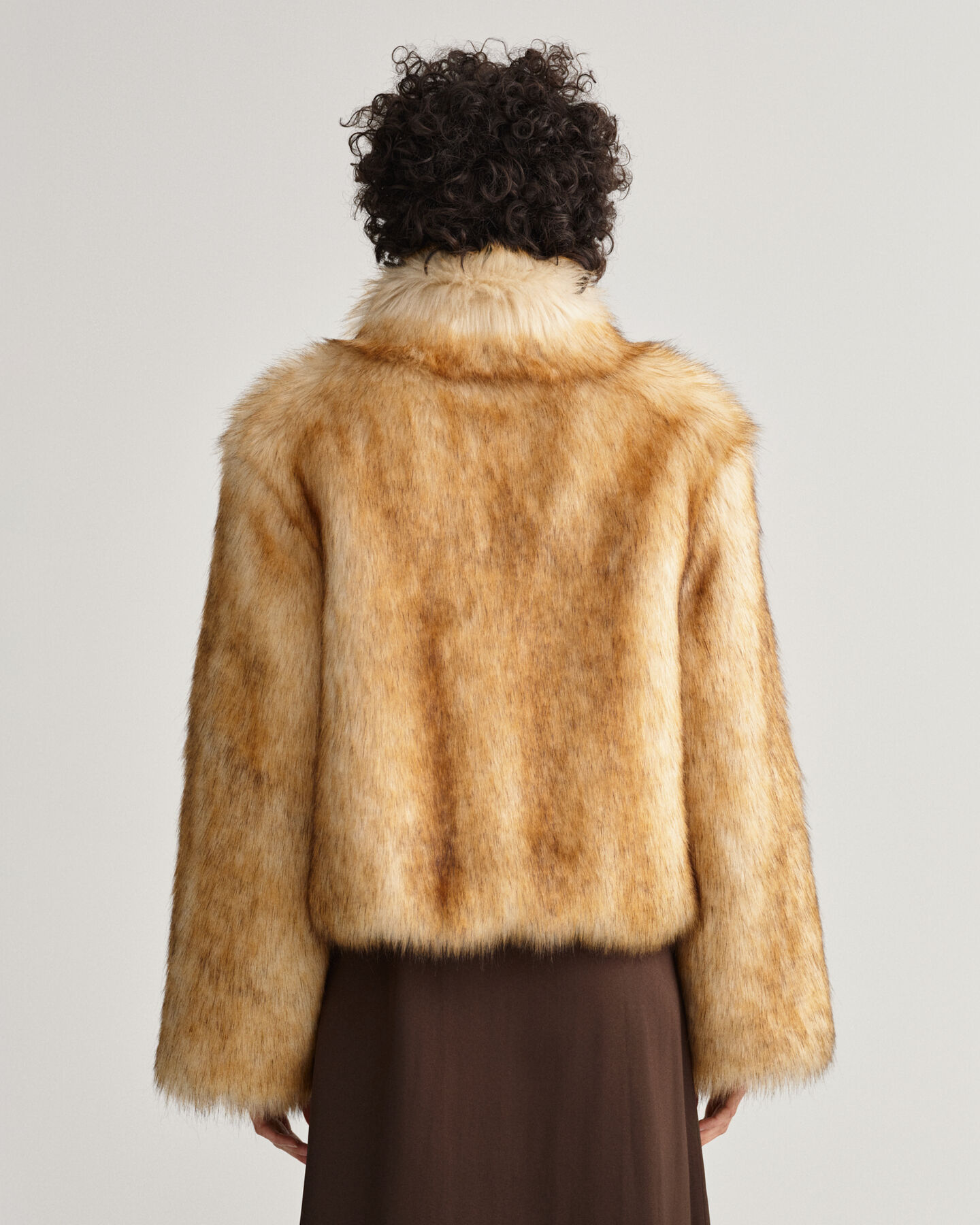 Lyhyt tekoturkistakki