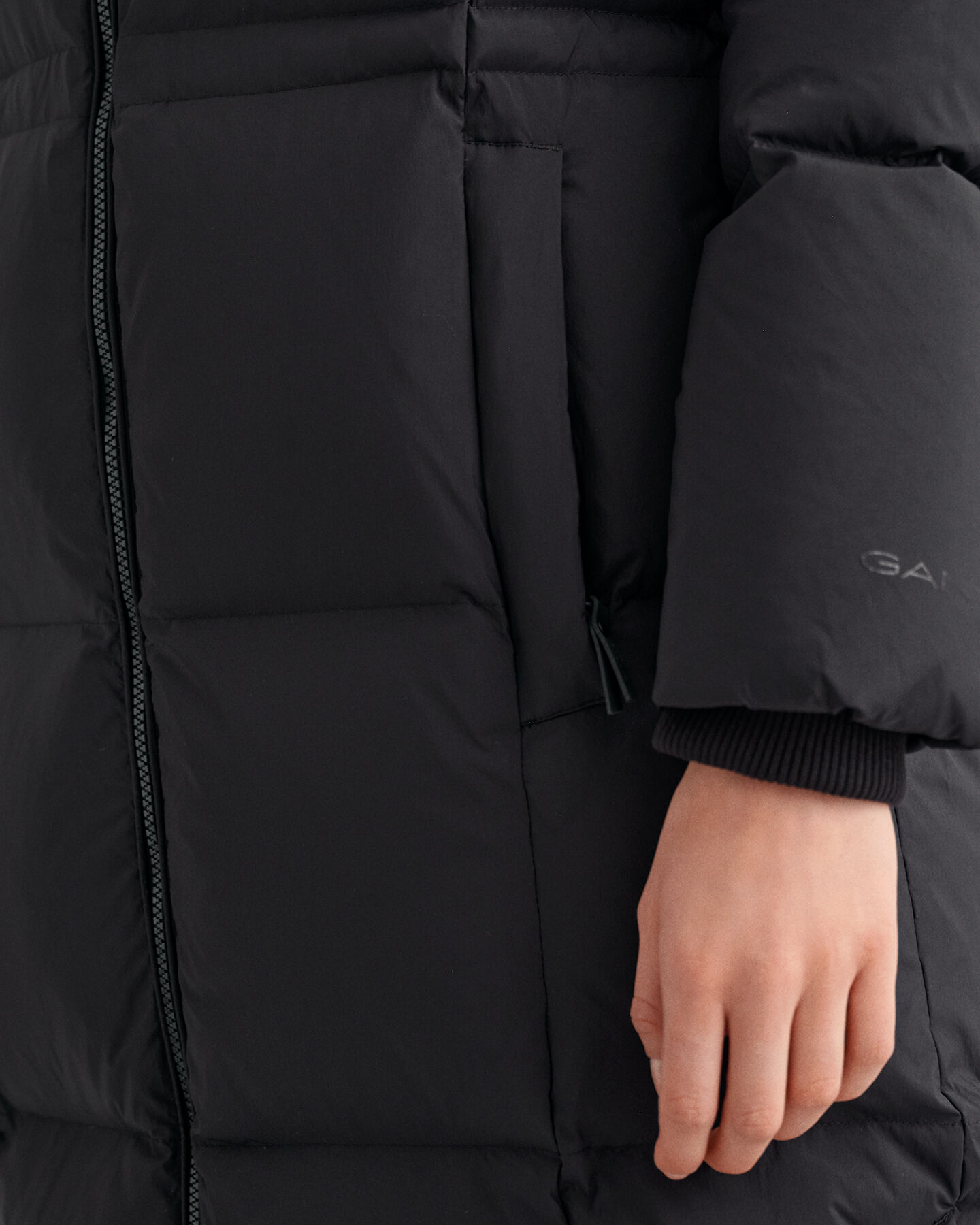 Kokopitkä untuvatakki