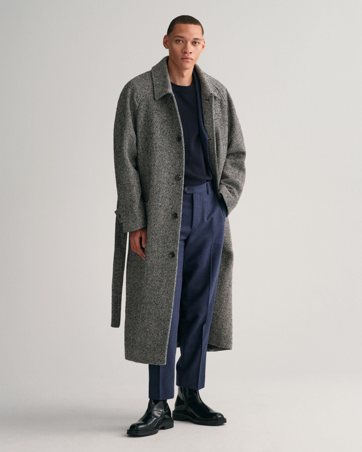 Kapenevat kalanruotokuvioiset housut