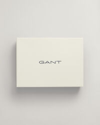 Shield-pipo ja -huivi lahjapakkauksessa