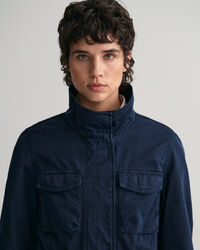 Valmiina värjätty armeijatakki