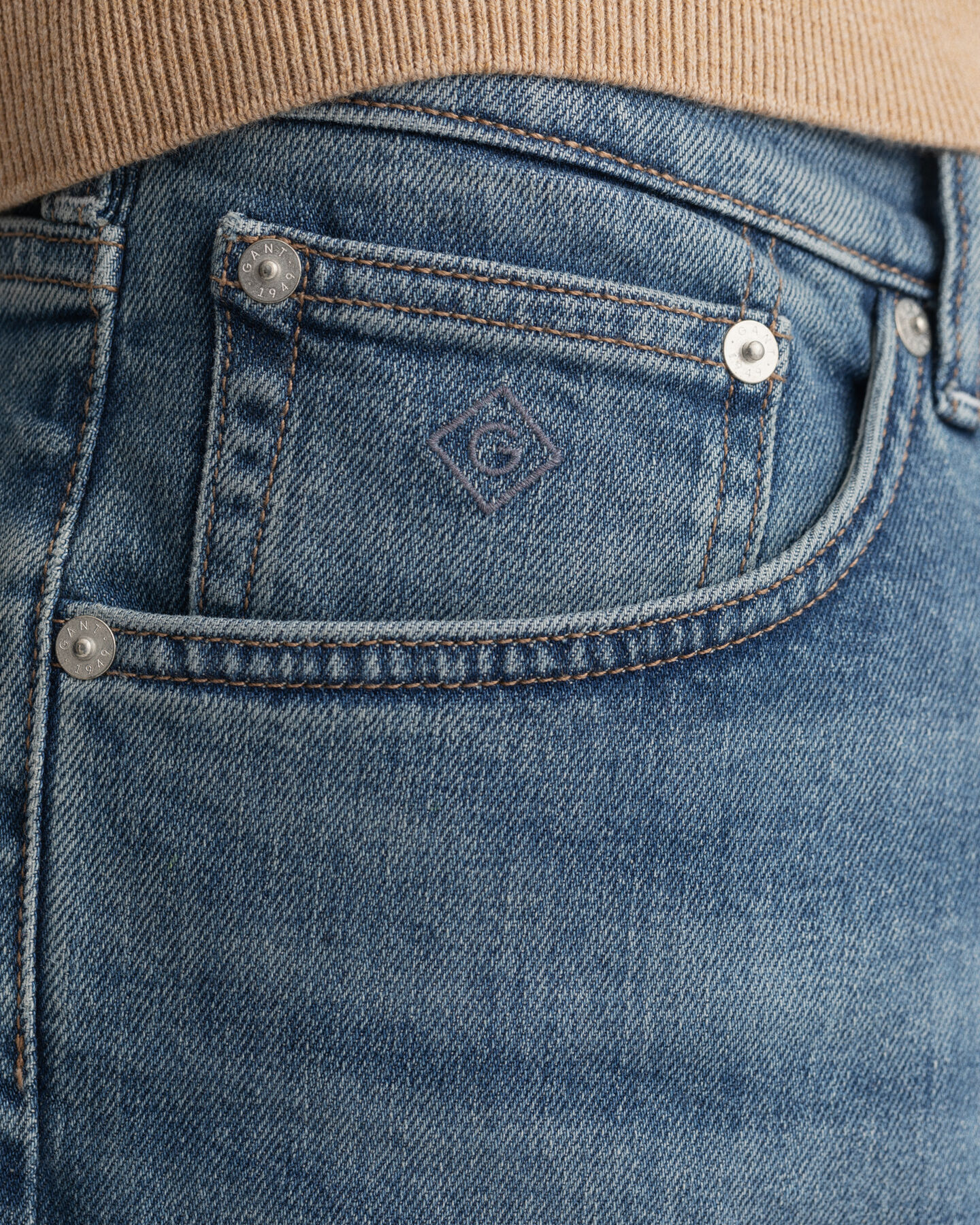 Regular fit ‑mitoitetut Arley-farkkushortsit