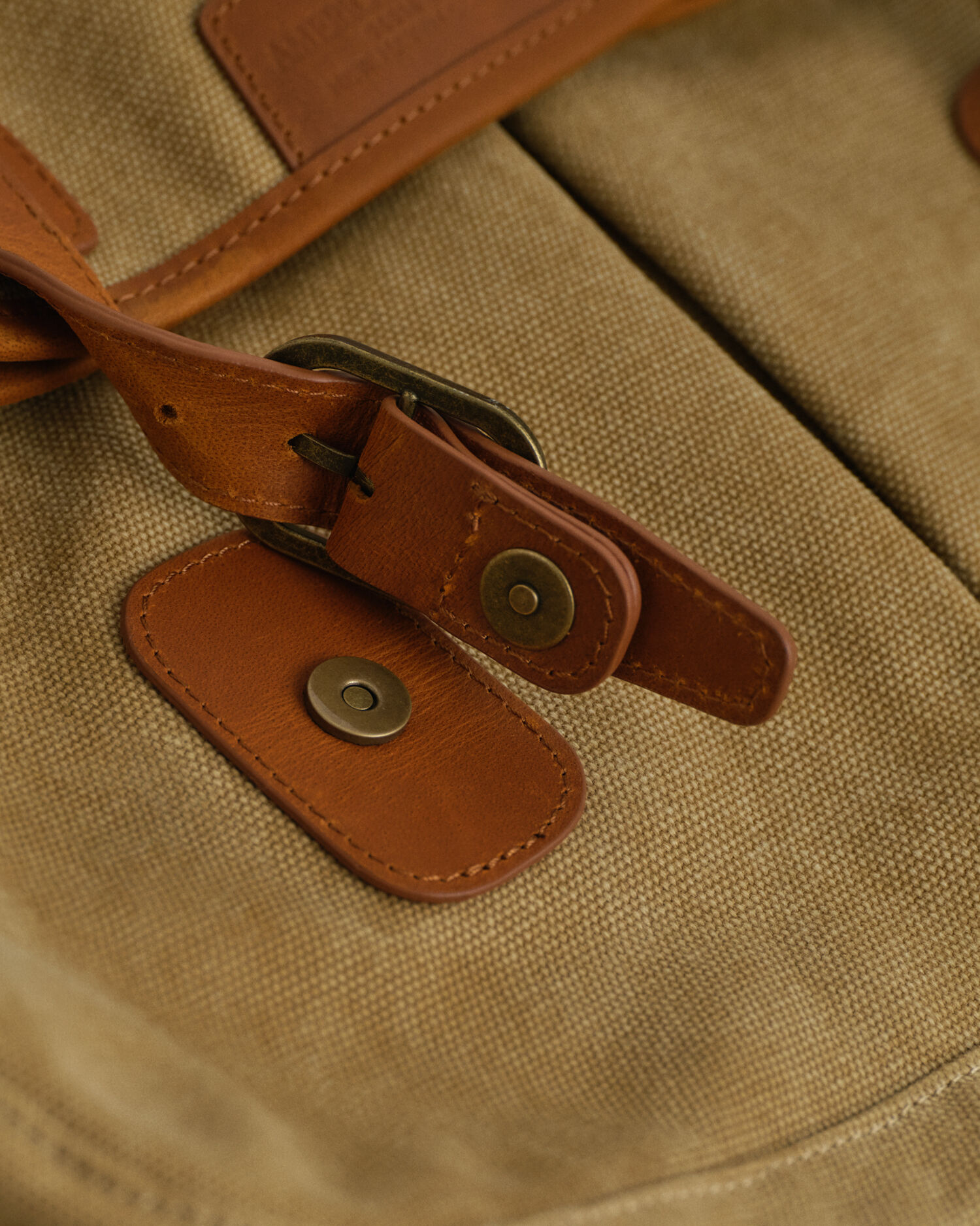 Pesukäsitelty kanvaasikankainen kalastuslaukku