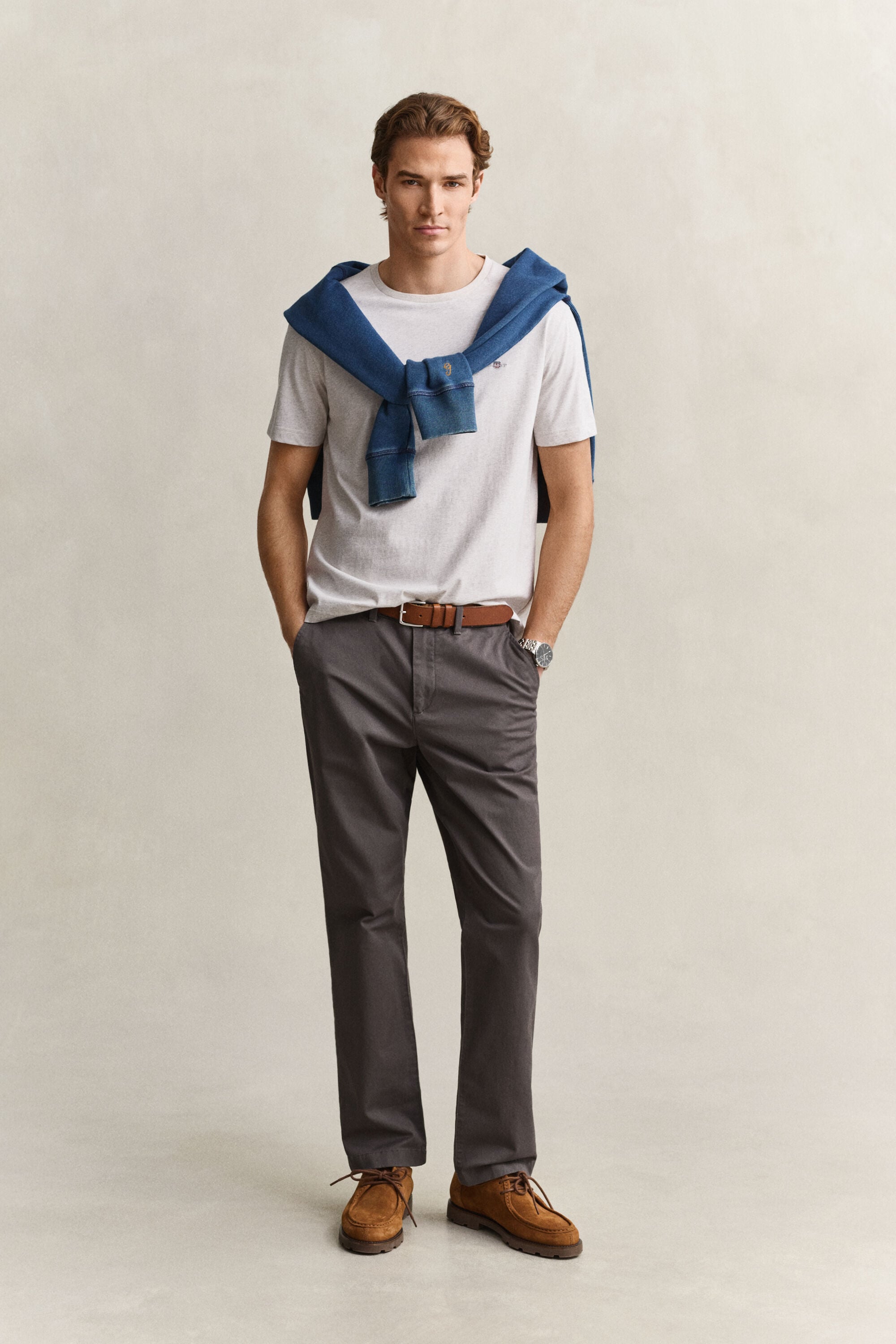 Regular fit ‑mitoitettu Shield-t‑paita