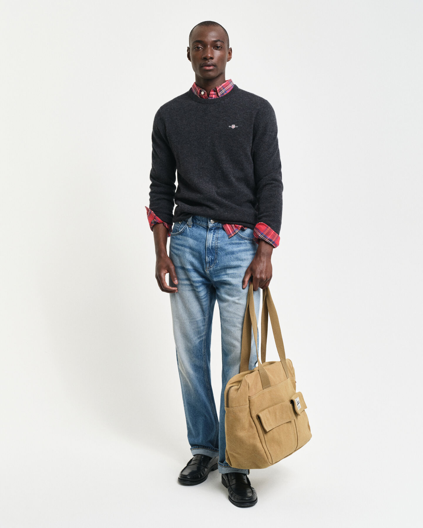 Ohut lampaanvillaneule, py&ouml;re&auml; p&auml;&auml;ntie