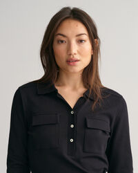 Slim&nbsp;fit ‑mitoitettu pikeepaita jerseyneulosta