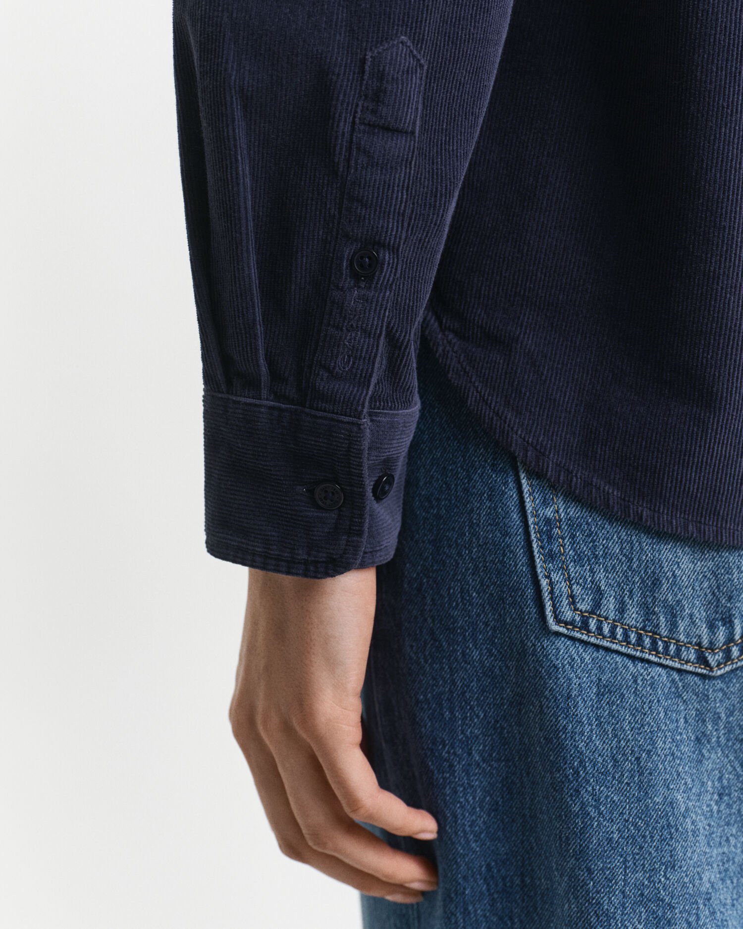 Regular fit ‑mitoitettu vakosamettipaita