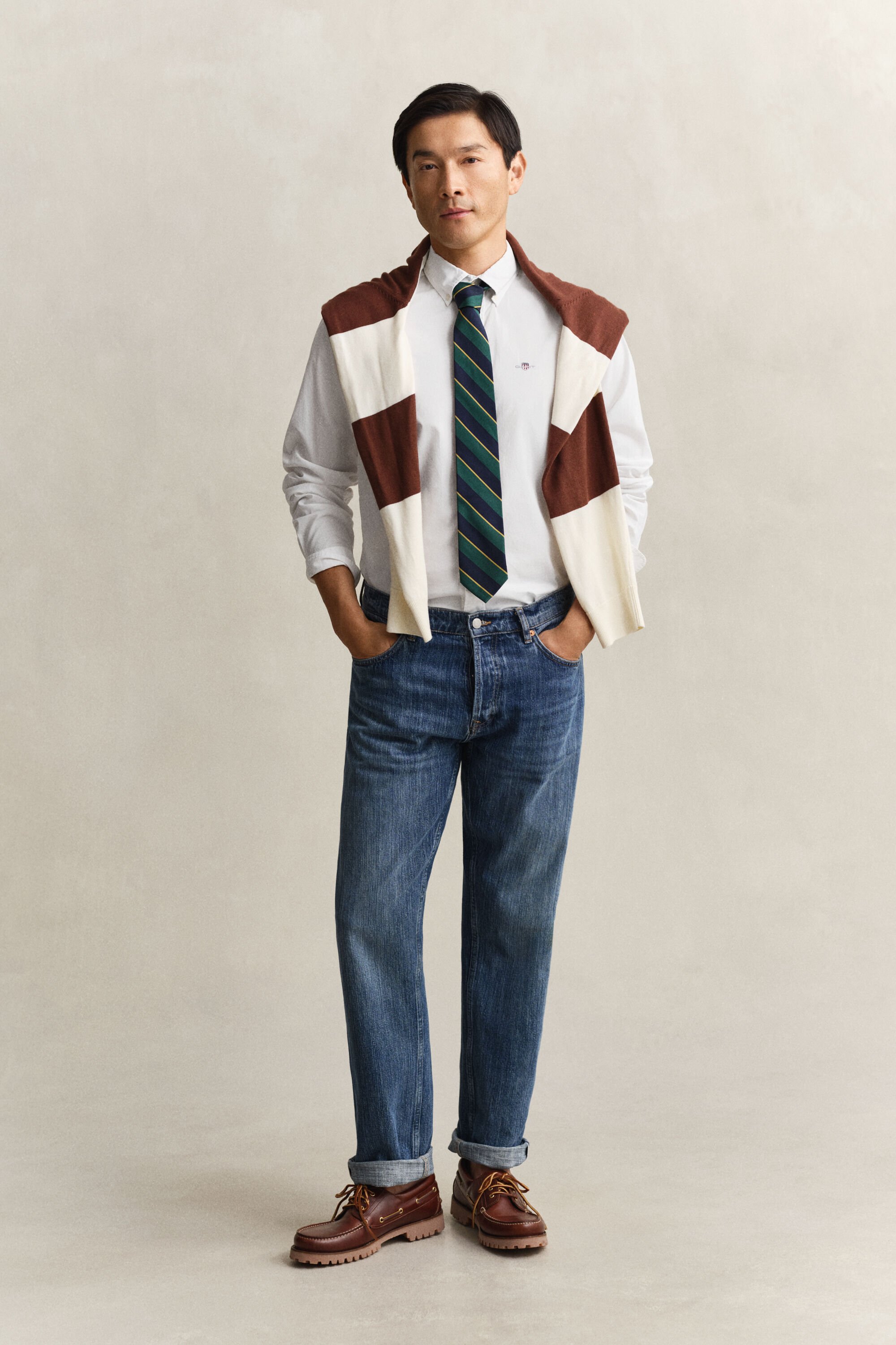 Slim fit ‑mitoitettu Classic-popliinipaita