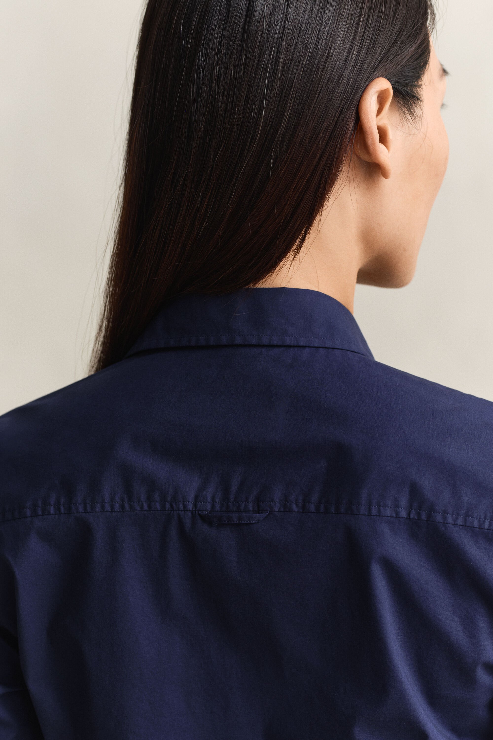 Slim fit ‑mitoitettu popliinipaita