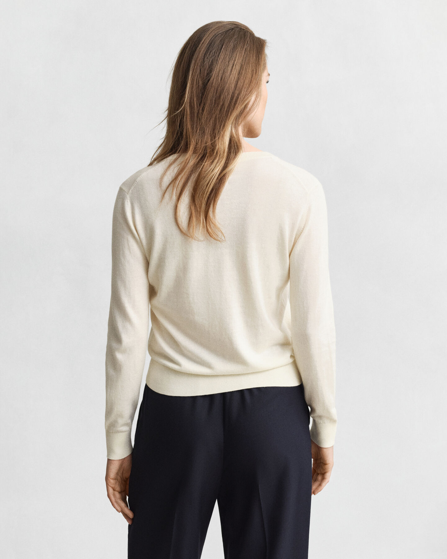 Kevyt neuletakki, pyöreä pääntie