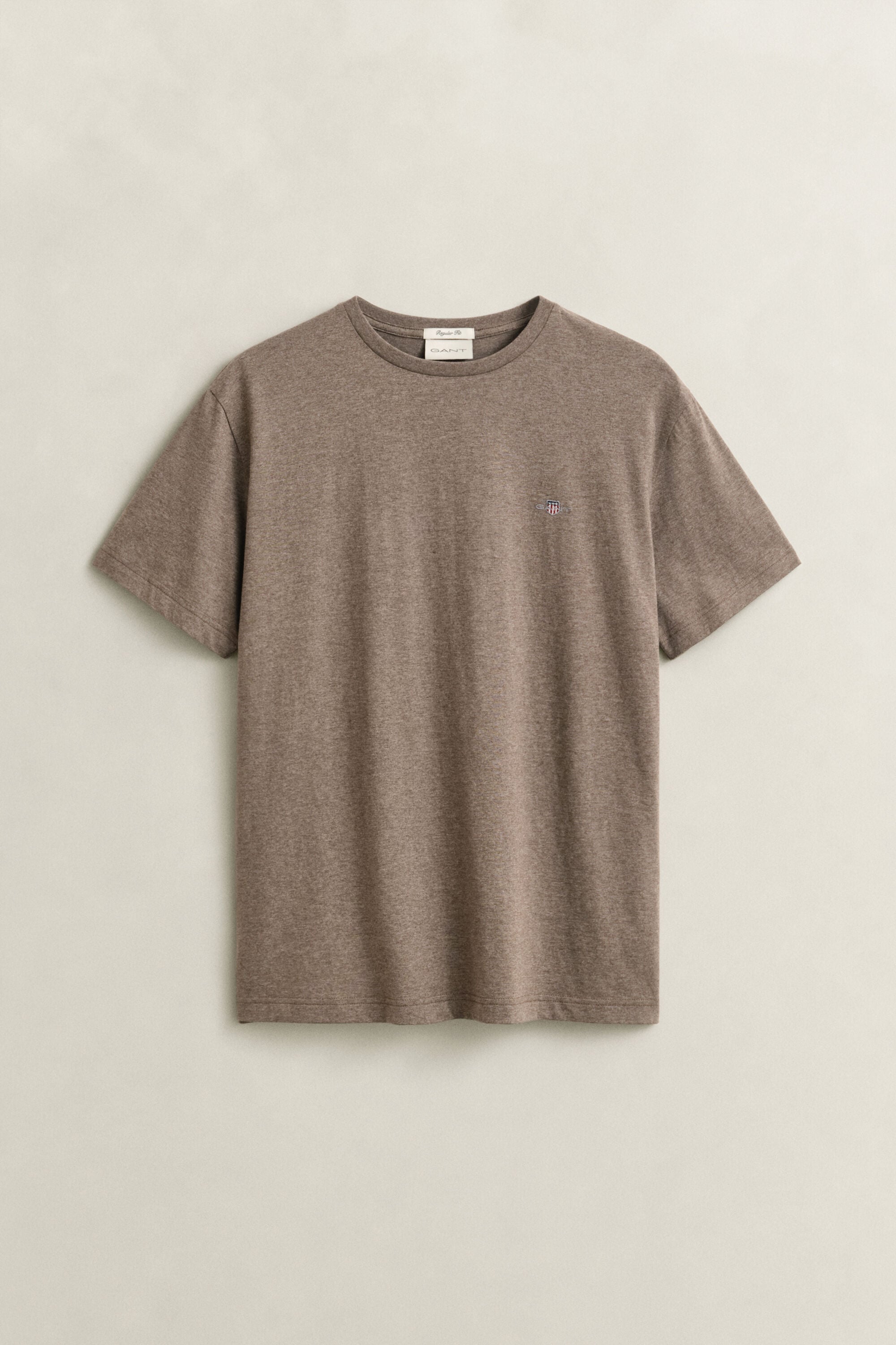 Regular fit ‑mitoitettu Shield-t‑paita