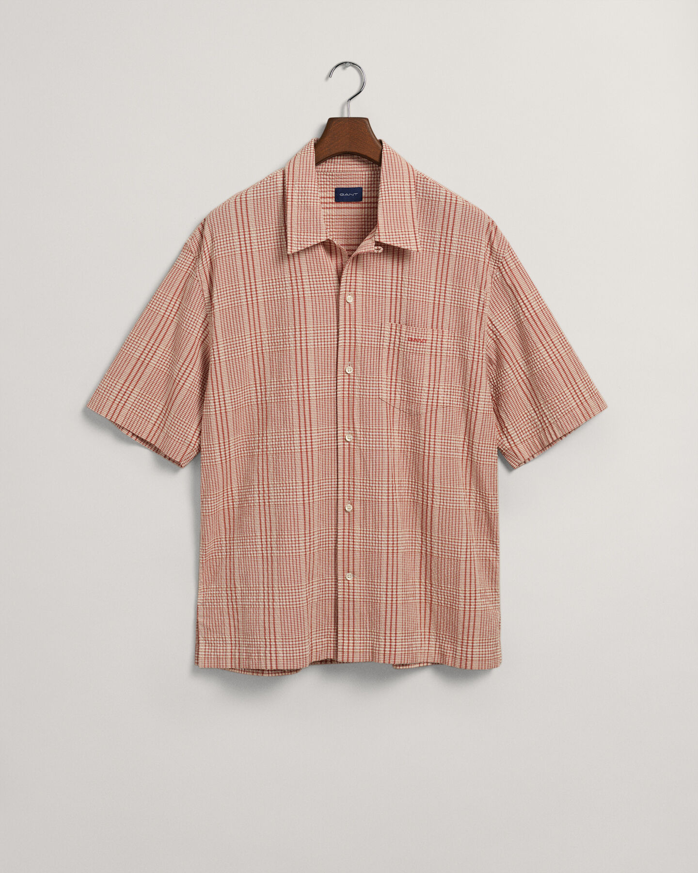 Relaxed&nbsp;fit ‑mitoitettu lyhythihainen seersucker-ruutupaita