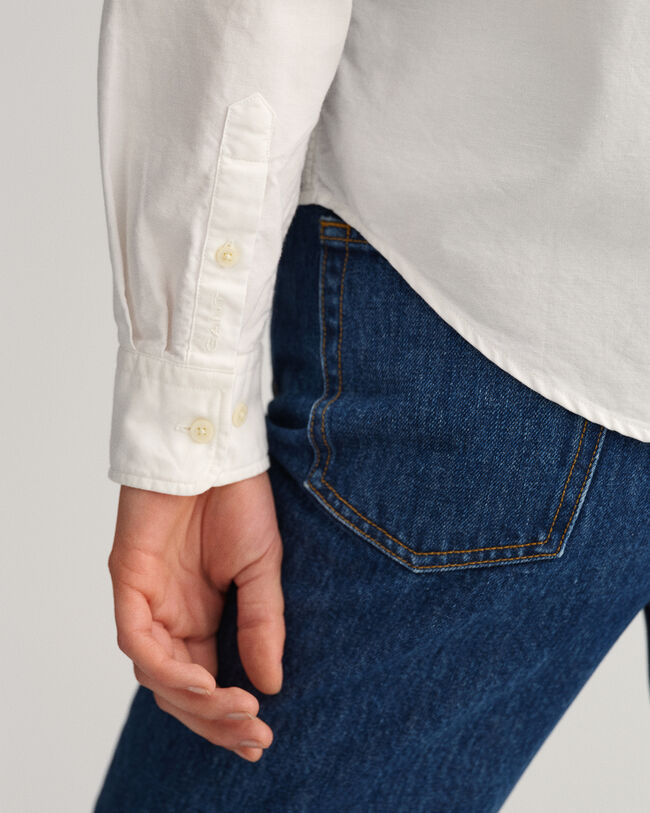 Regular fit ‑mitoitettu, valmiina v&auml;rj&auml;tty oxford-paita