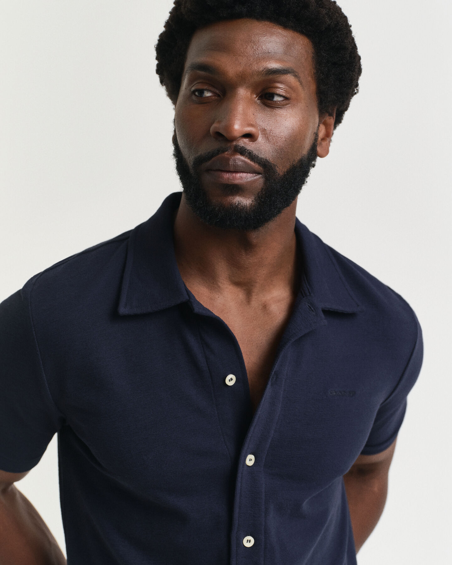 Lyhythihainen kohopintainen paita