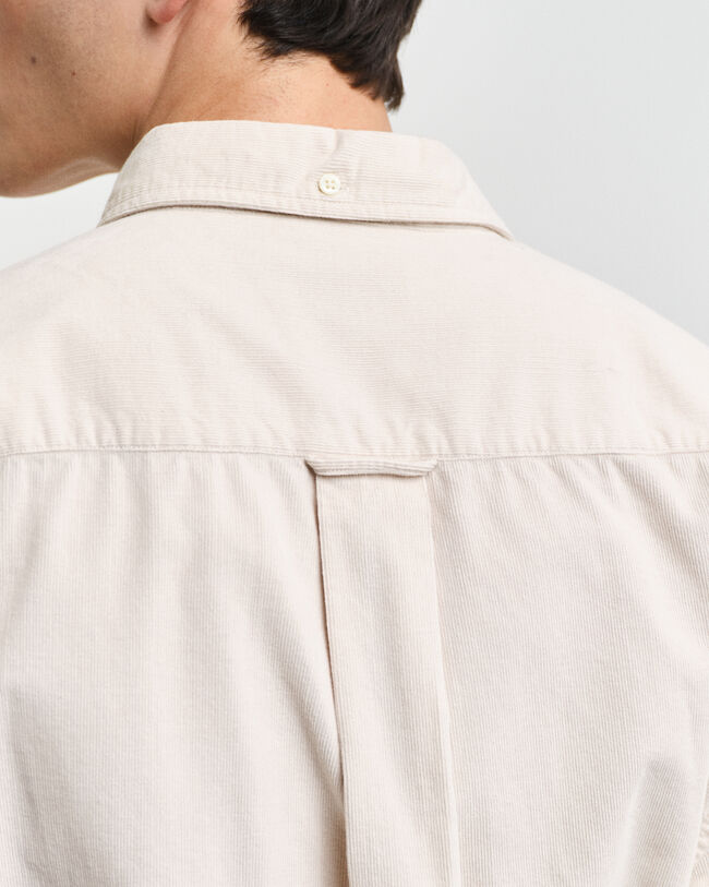 Relaxed fit ‑mitoitettu vakosamettipaita