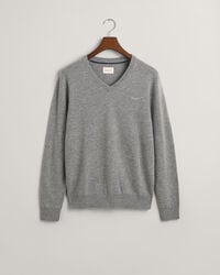 Seasonal Essential-v‑neulepusero eritt&auml;in hienosta lampaanvillasta