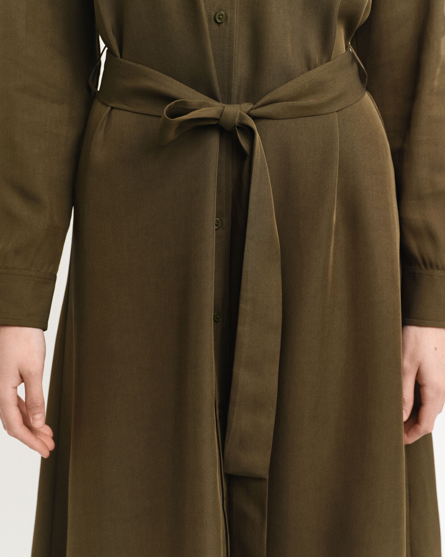 Taskullinen paitamekko