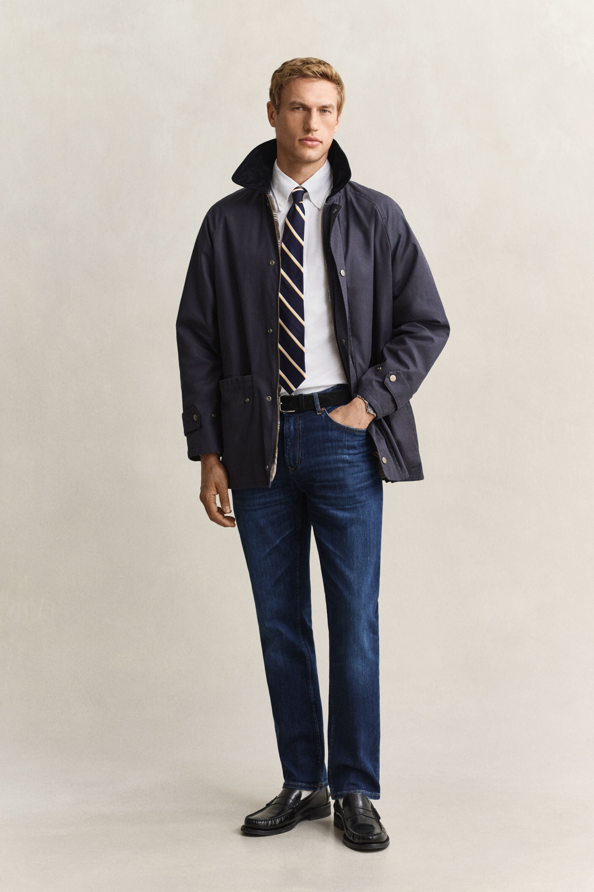 Slim fit ‑mitoitettu kauluspaita