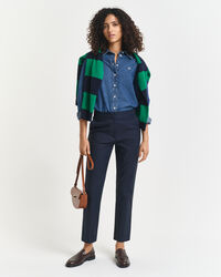 Regular fit ‑mitoitettu farkkupaita