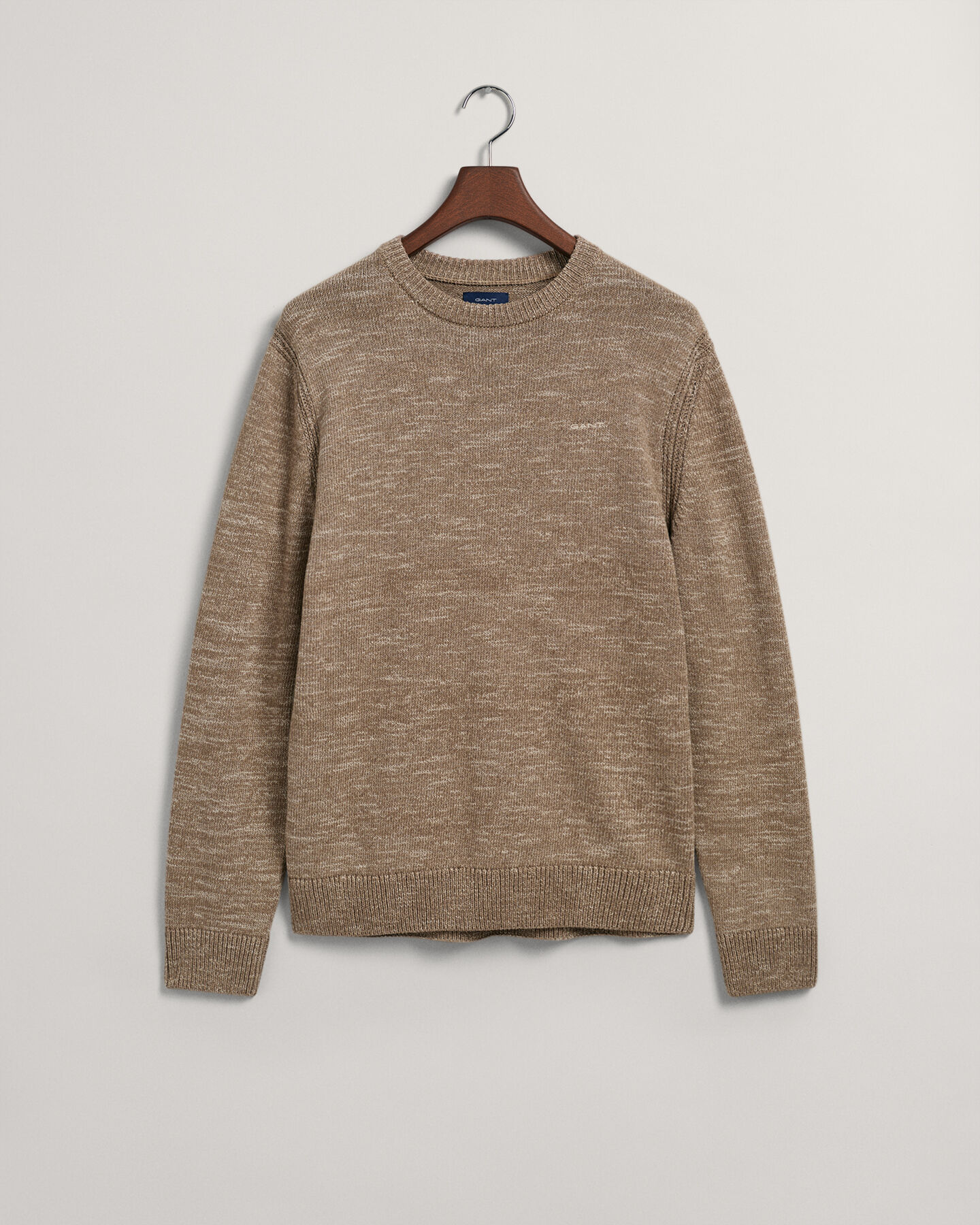 Kierrelankaneule, jossa py&ouml;re&auml; p&auml;&auml;ntie