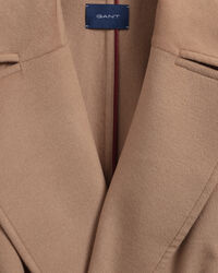 Villasekoitetakki vyöllä